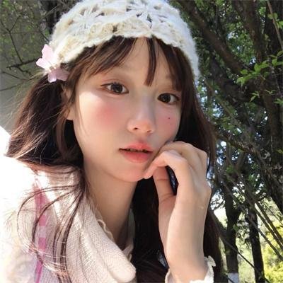 属于她们的片刻